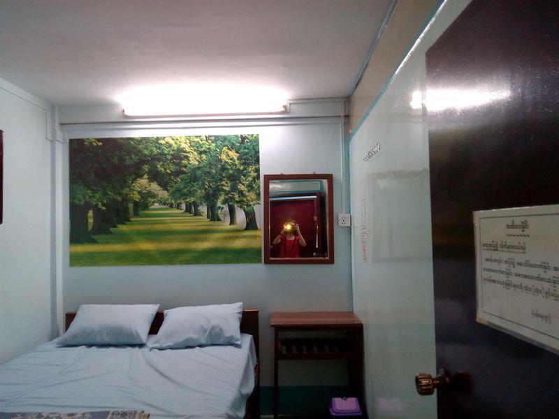 Chan Myae Thar Guest House Yangon Exterior photo